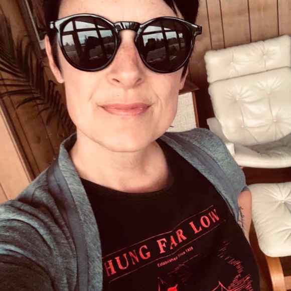 Meet your Posher, Erin 👗👢👖 - Picture 1 of 3